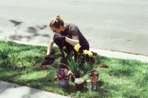 gardening is a good activity to help keep the spine healthy