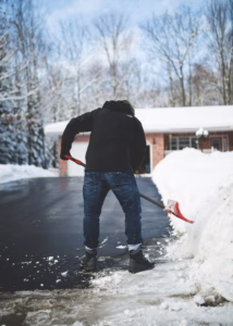 Shoveling snow with bad posture increases back pain risk in Toronto