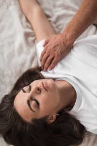 Patient receiving evidence‑informed chiropractic care without long‑term plans.