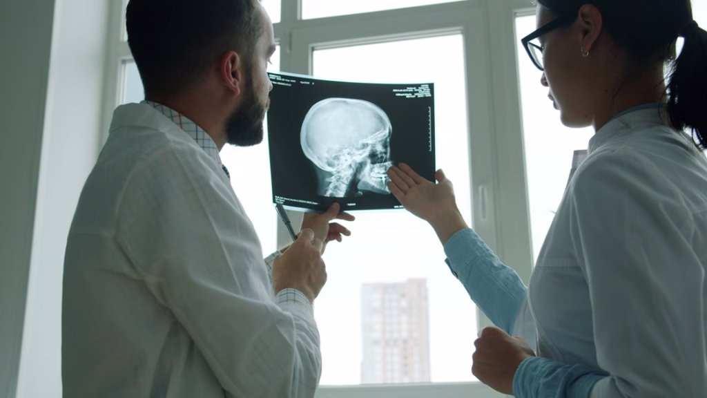 Toronto chiropractor providing short‑term neck and back pain treatment.